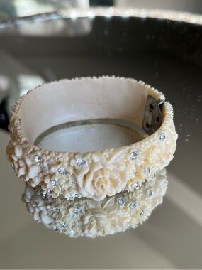 Ivory Floral Crystal Resin Bakelite? Cuff Vintage Bracelet